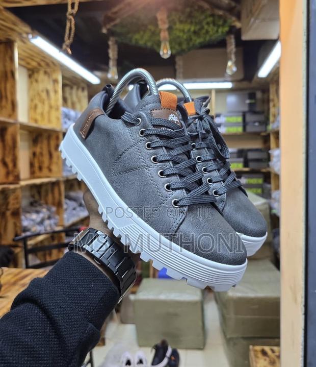 Casual Sneakers With a White Chunky Sole Size 40-45