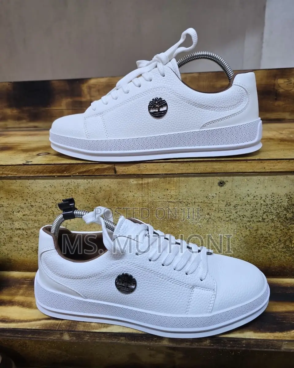 Casual Sneakers With a White Chunky Sole Size 40-45