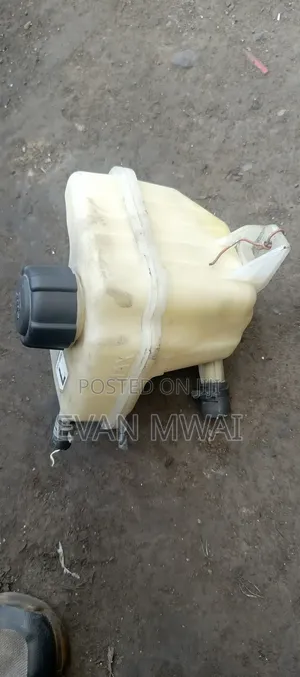 Nissan Dualis Radiator Expansion Bottle