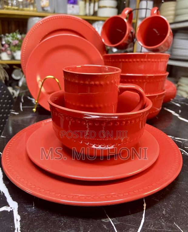 Textured Rim 16 PCS Red Dinner Set* - main view