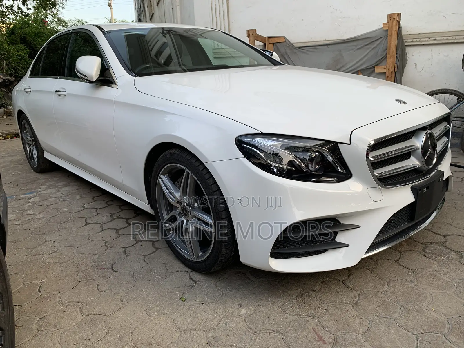 Mercedes-Benz E250 2018 Off white
