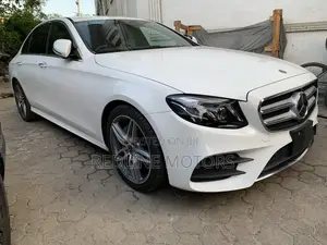 Mercedes-Benz E250 2018 Off white
