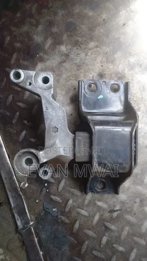 Nissan X-Trail Nt31/Dualis Gearbox Mounting
