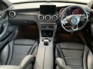 Mercedes-Benz C200 2018 Blue