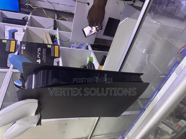 Play Station 5 Slim 1tb - thumbnail 2