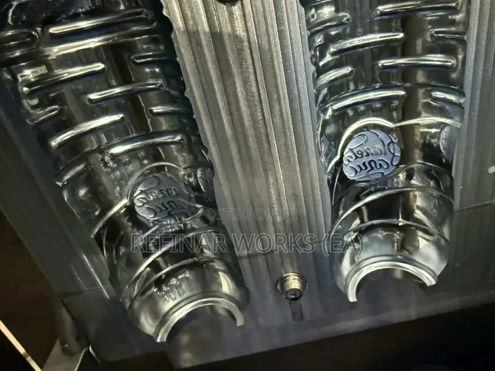 Advanced 4-cavity Pet Blow Molding Machine With  Preform Feeding