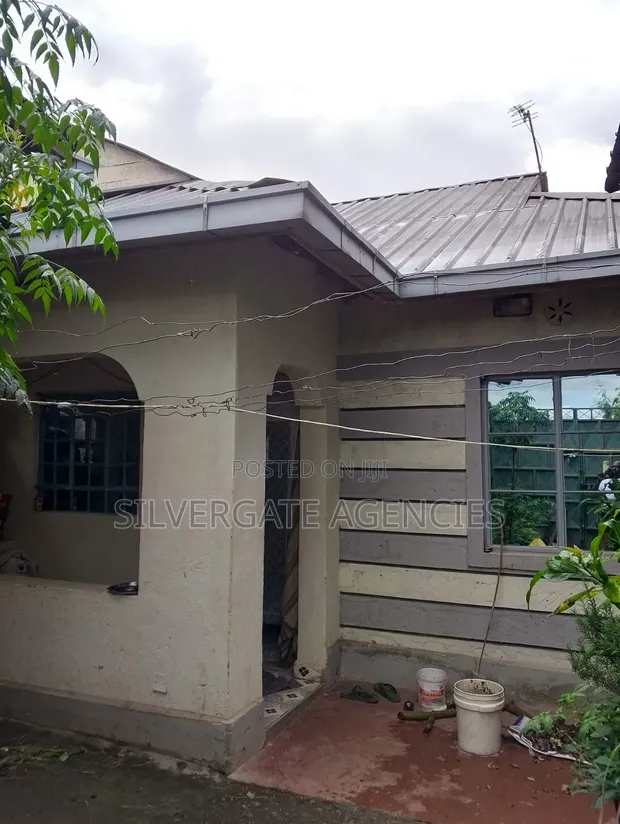 3bdrm Bungalow in Judah, Kenyatta Road / Theta for sale