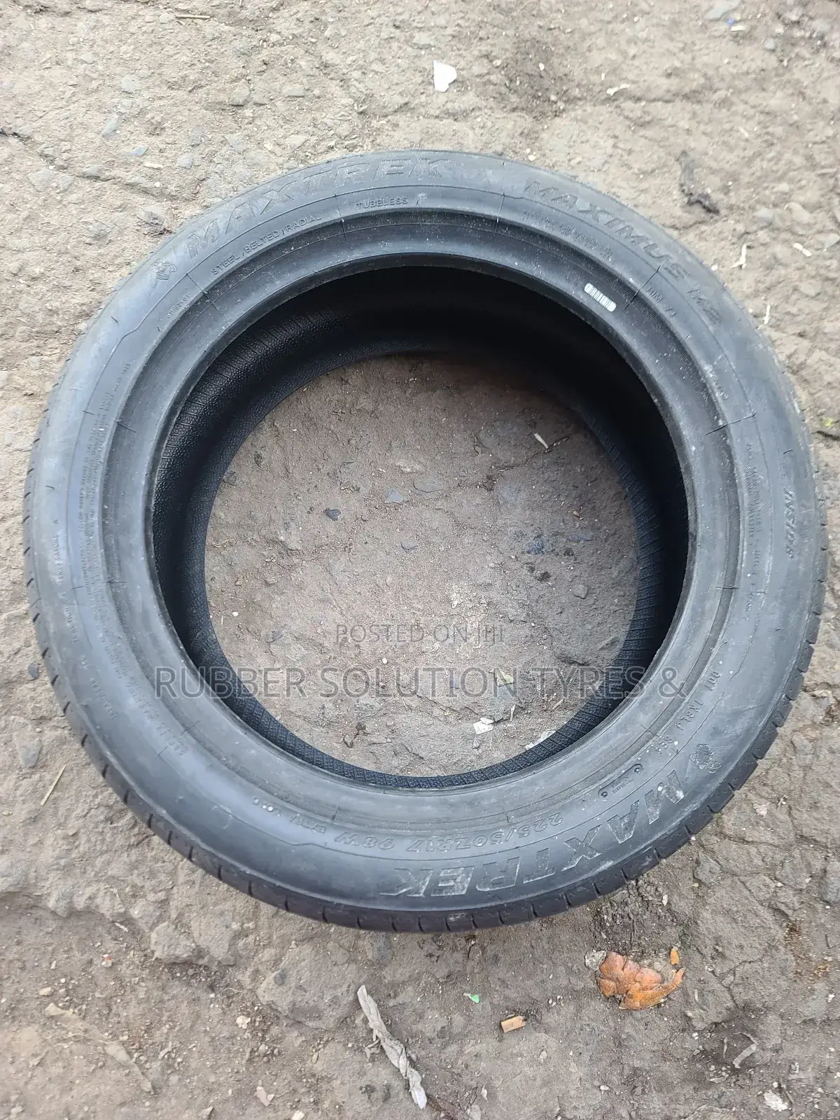 225 /50 R17 Maxtrek Tires 98W XL Muximus M2