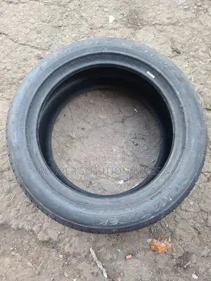 225 /50 R17 Maxtrek Tires 98W XL Muximus M2