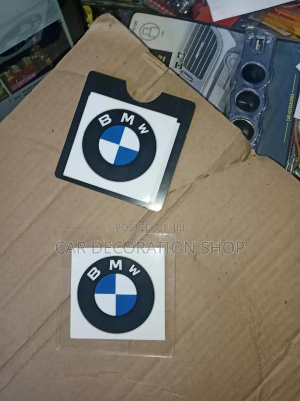 Clear or Black Insurance Pocket Mount - main view