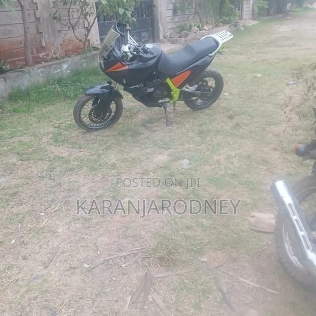 BMW 2010 Black - main view