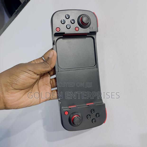 D3 Retractable Mobile Phone Game Controller - main view