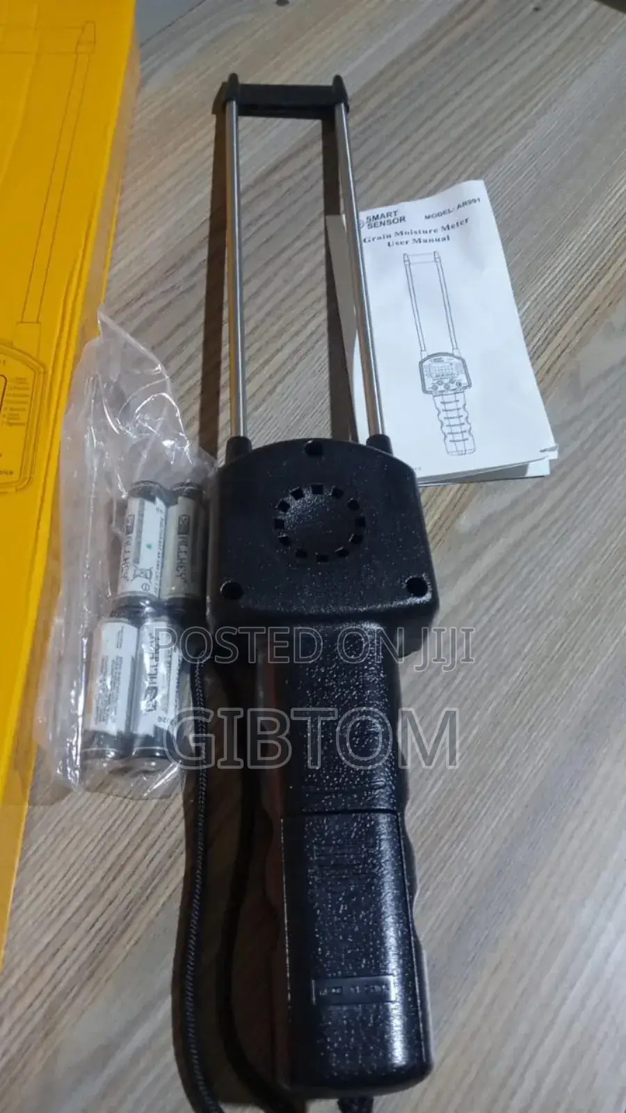 Moisture Meter. Hand Held Grains High Accuracy Moisture Detector.