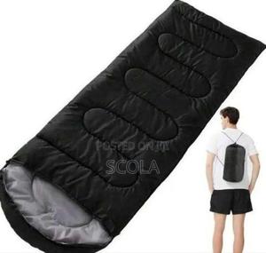 Heavy Sleeping Bag for Adults at 2300 - thumbnail 2