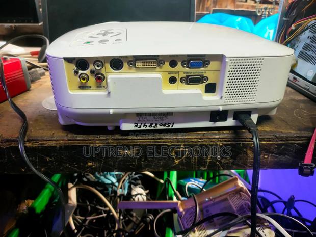 Nec Vt695 – Bright, Sharp Reliable Projector! - thumbnail 2