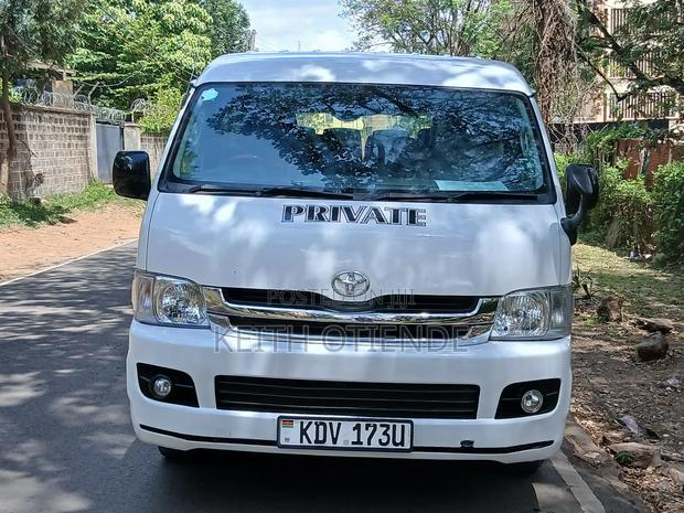 Toyota HiAce 2009 White
