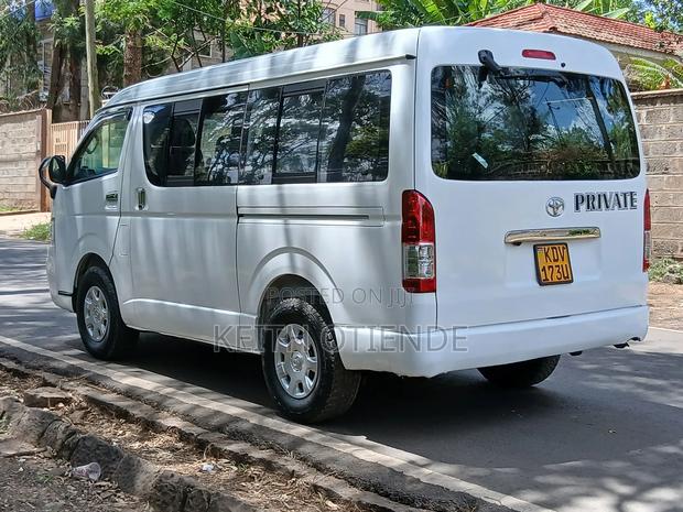 Toyota HiAce 2009 White - thumbnail 7