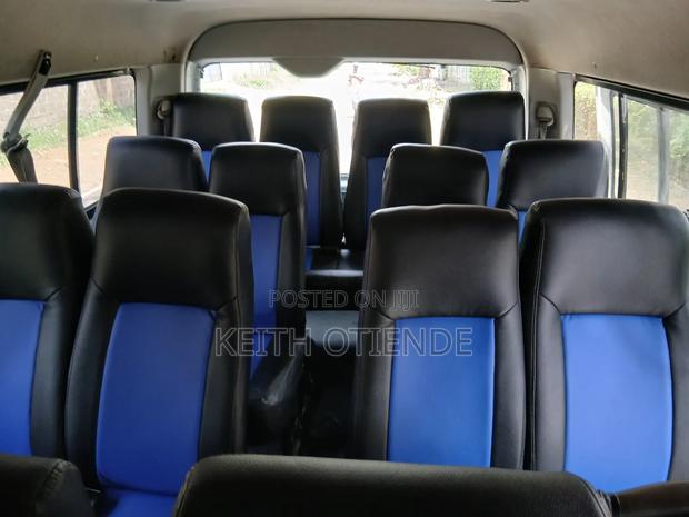 Toyota HiAce 2009 White - thumbnail 10