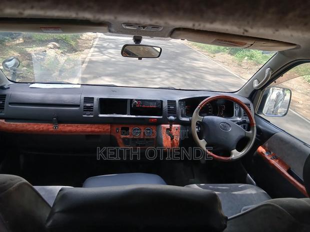 Toyota HiAce 2009 White - thumbnail 11