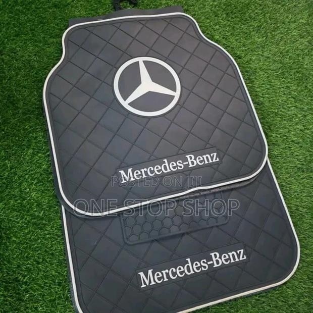 5pcs White Logo Diamond Shaped Mercedes Floor Mats