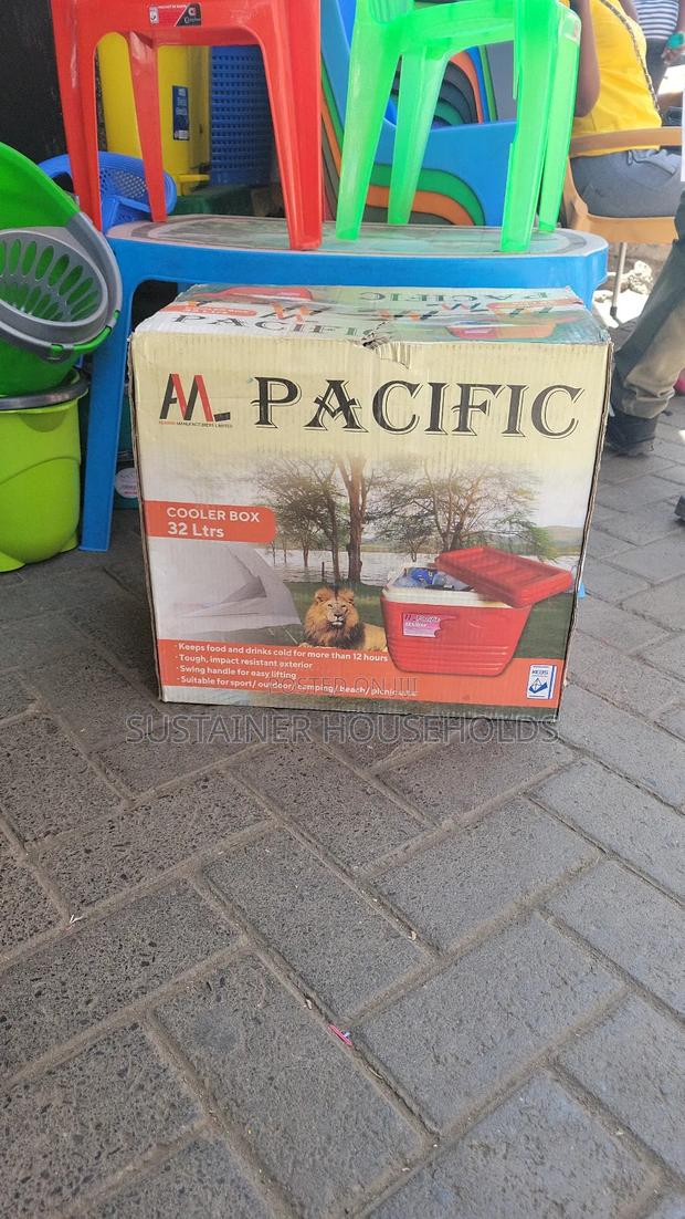 32 Litres Cooler Box / Pacific Cooler Box