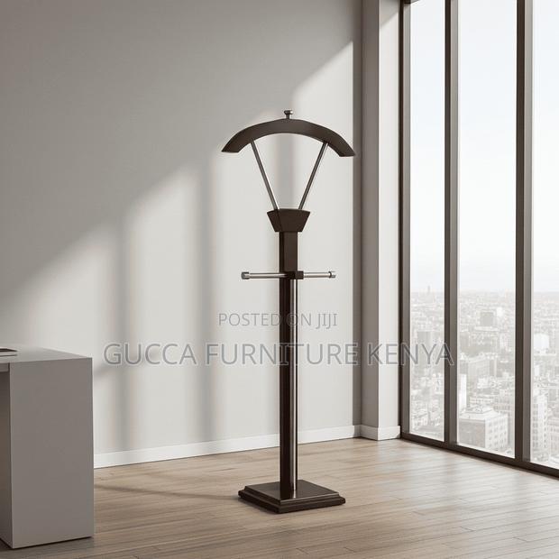 Executive Mahogany Presidential Coat Hanger - thumbnail 2