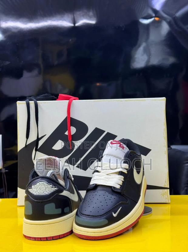 Nigel Sylvester  Air Jordan 1 Low Og *“ Better With Time*” - thumbnail 3