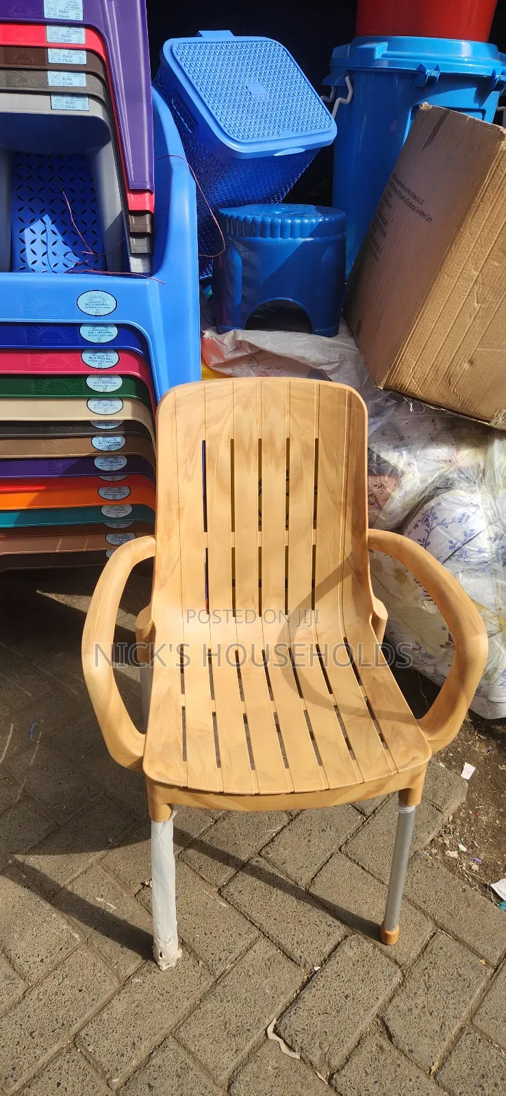 Modern Plastic Chairs With Chrome Legs