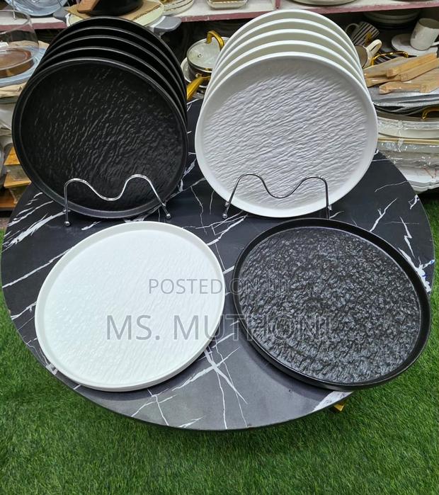 6 PCS 10.5'inch Textured Ceramic Dinner Plates in White and Black - thumbnail 2