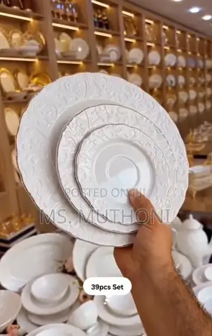 39 PCS Porcelain Dinnerware Set With a Baroque-Style Relief Pattern
