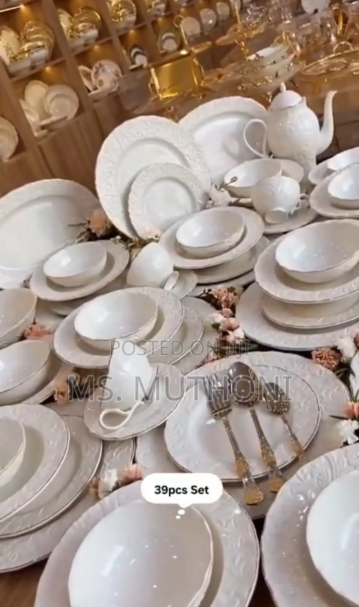 39 PCS Porcelain Dinnerware Set With a Baroque-Style Relief Pattern