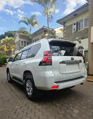 Toyota Land Cruiser Prado 2.8 2019 White