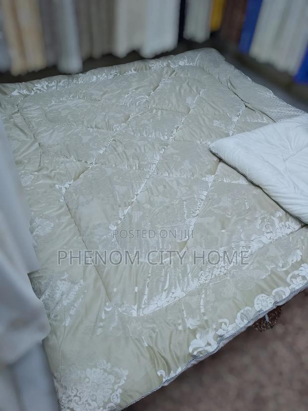 Quality Silkish Velvet Duvet Set - thumbnail 2