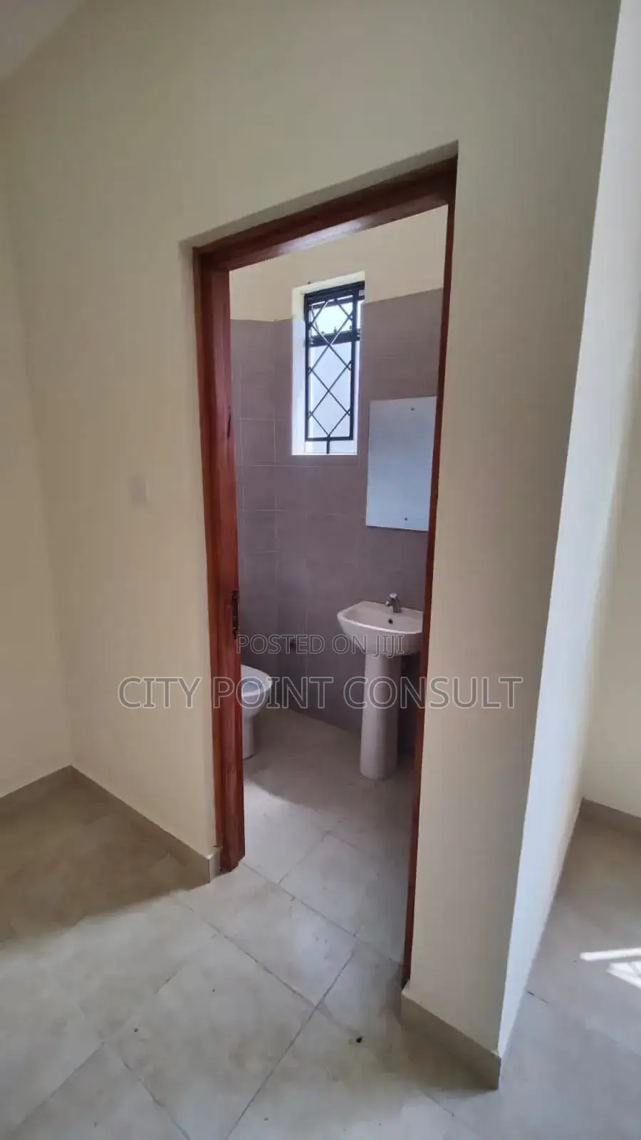 7530 SQFT Warehouse to Let in Baba Dogo