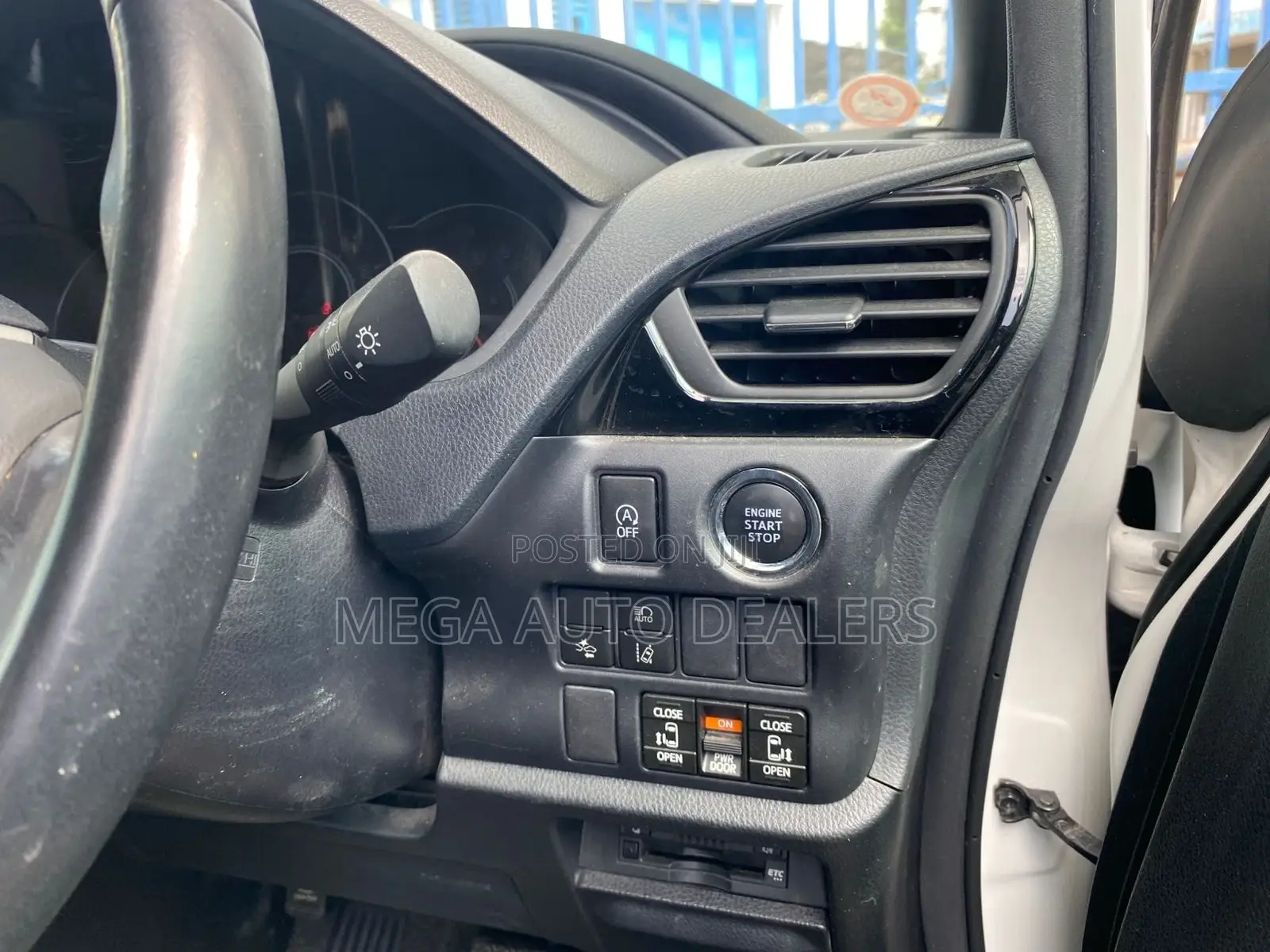 Toyota Noah 2018 White
