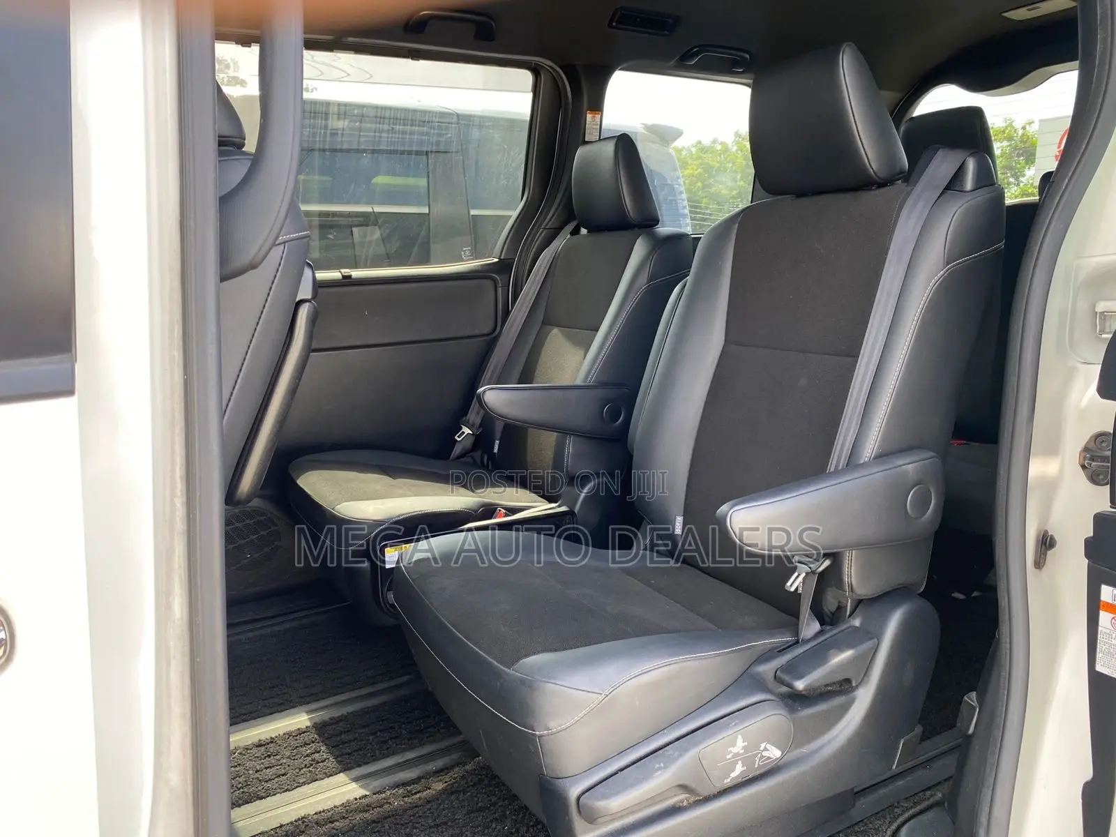 Toyota Noah 2018 White