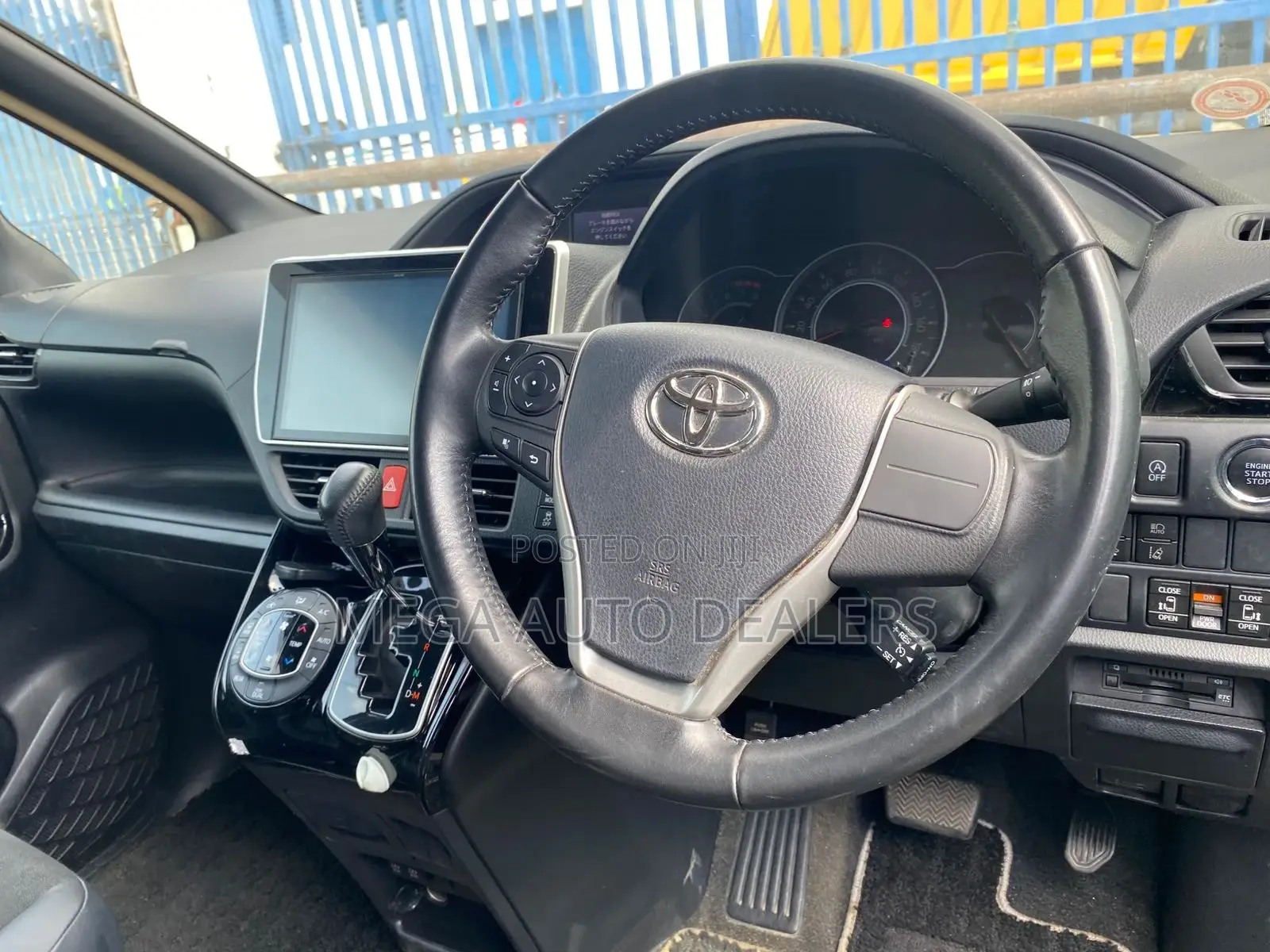 Toyota Noah 2018 White
