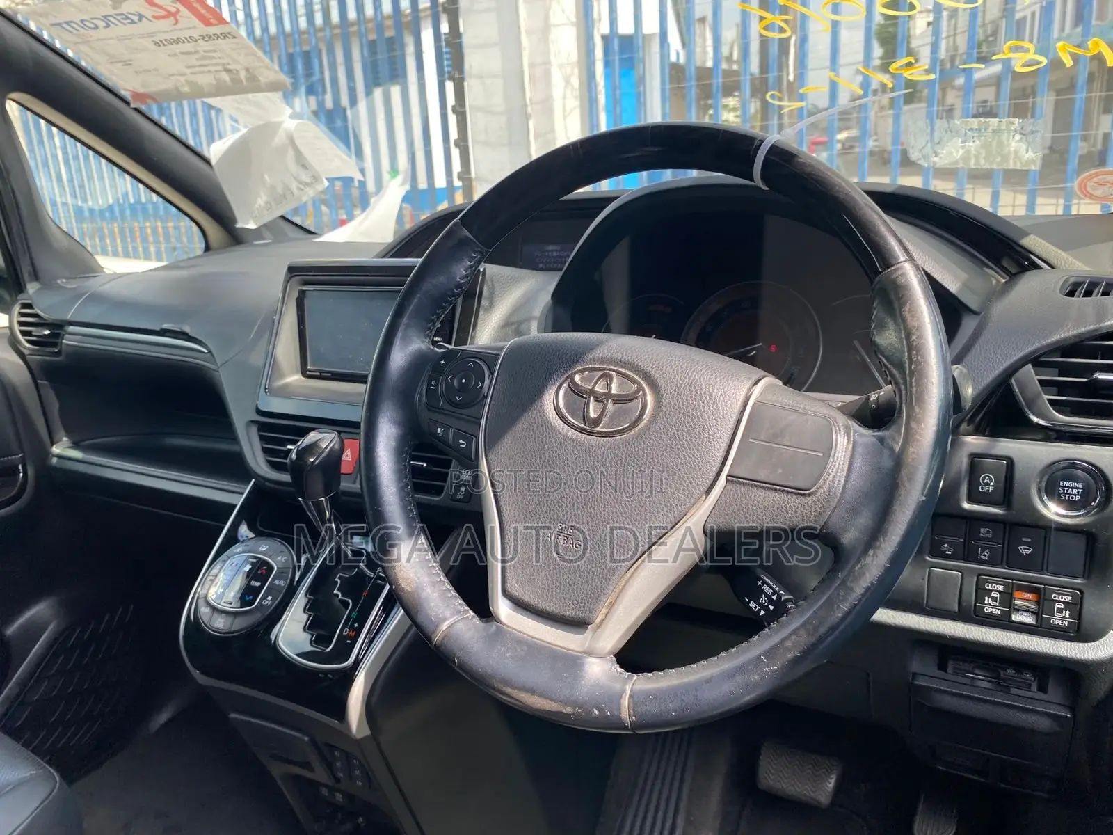 Toyota Esquire 2018 Black