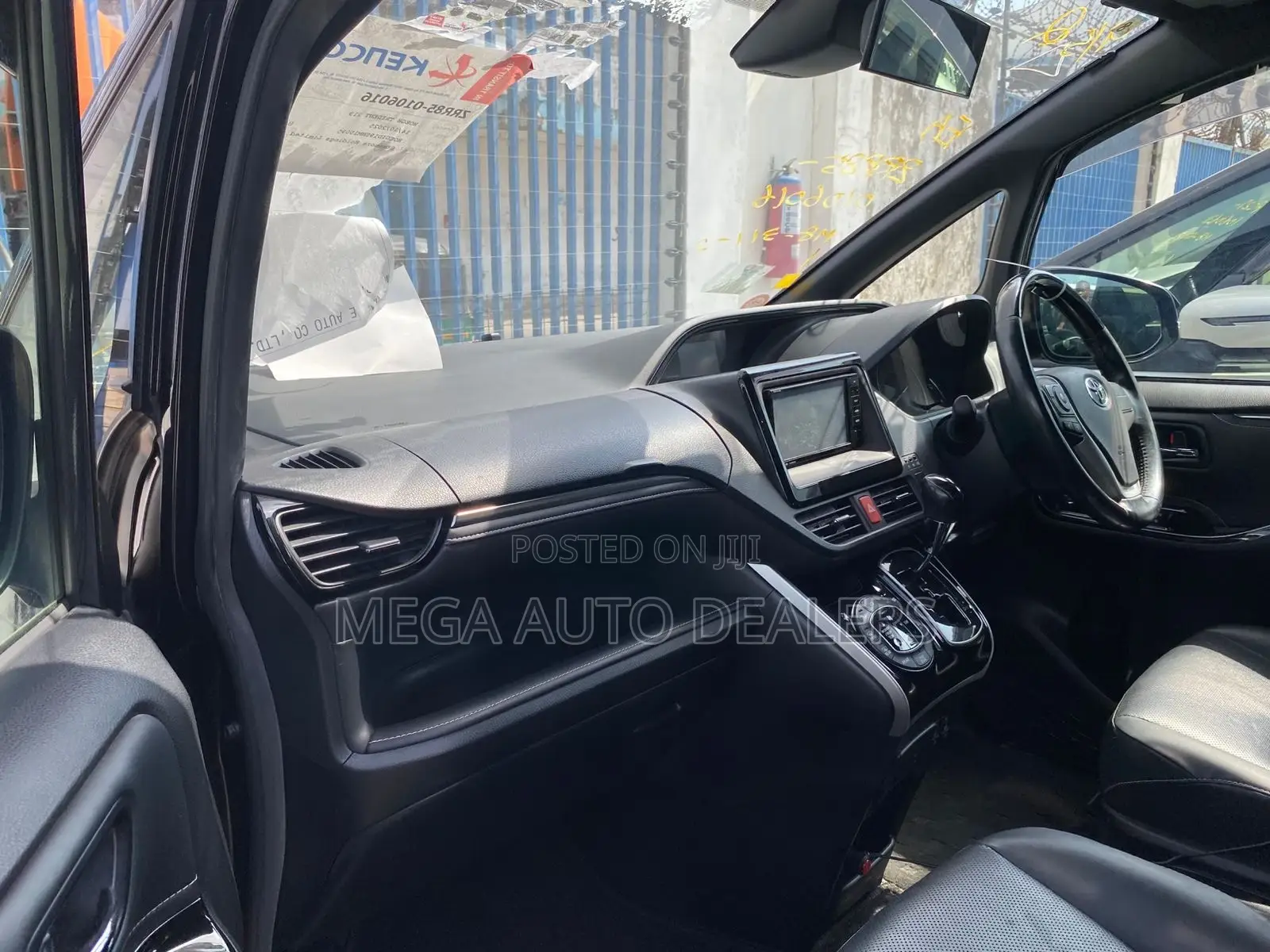 Toyota Esquire 2018 Black