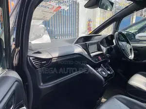 Toyota Esquire 2018 Black