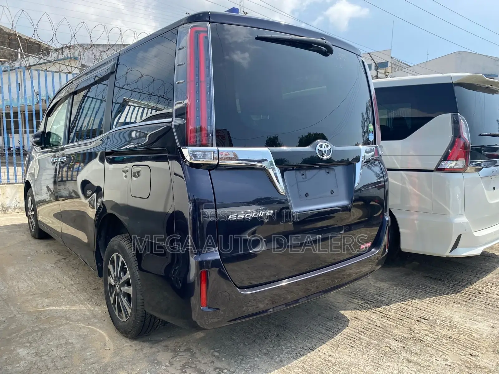 Toyota Esquire 2018 Black