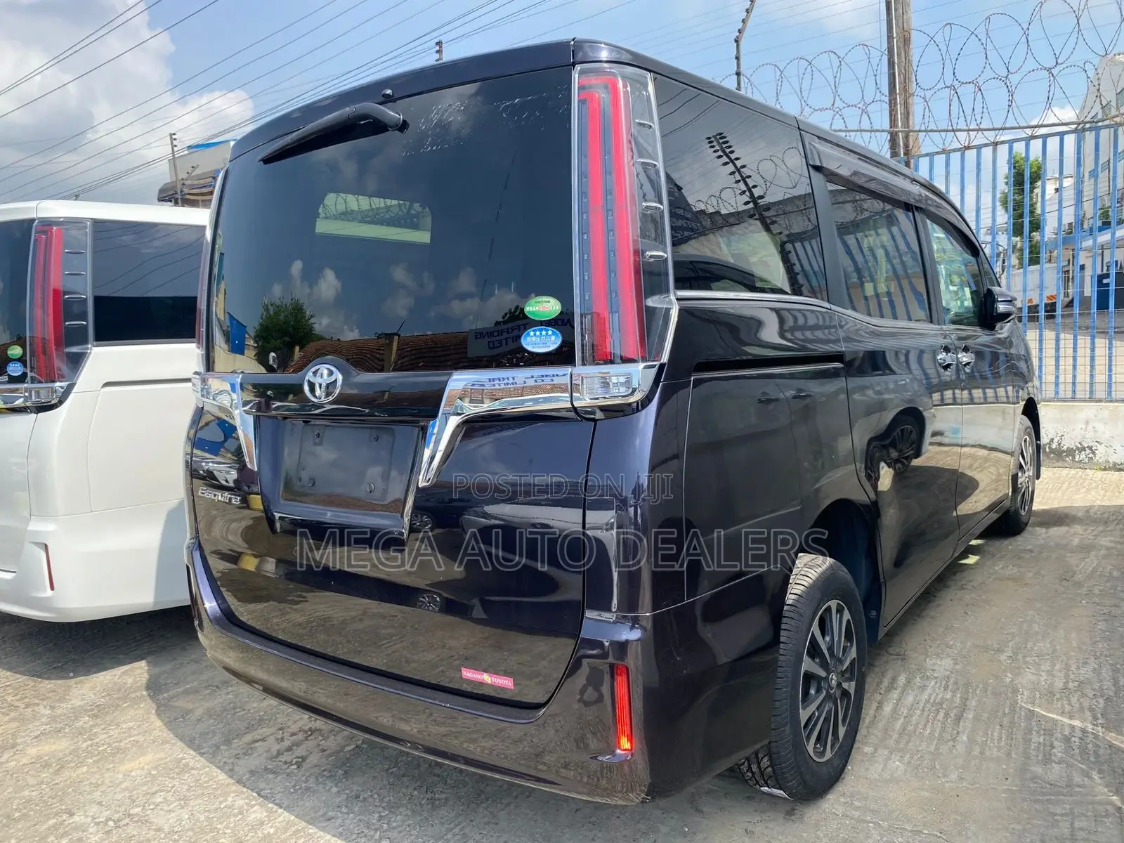 Toyota Esquire 2018 Black