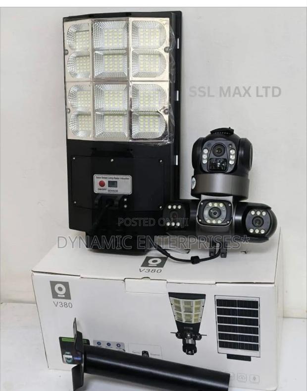 Streetlight With Triple Lens Camera
