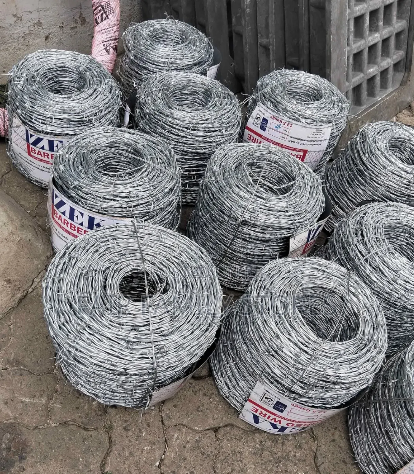 Sturdy Wire/ Barbed Wire
