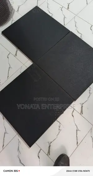 20mm Thick Rubber/ Gym Tiles