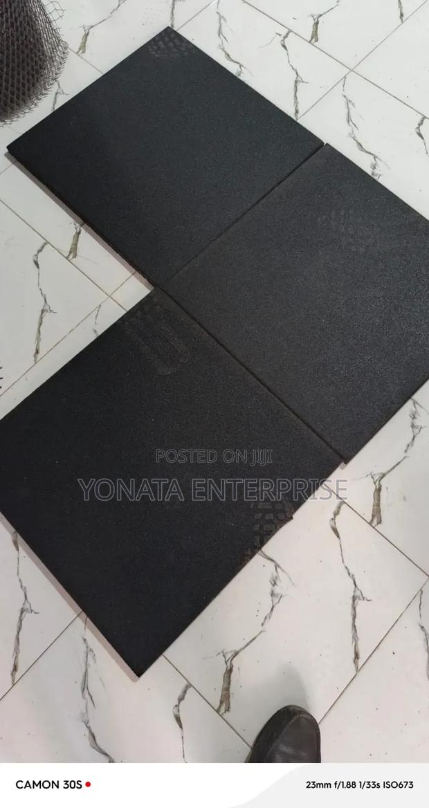 20mm Thick Rubber/ Gym Tiles - thumbnail 3