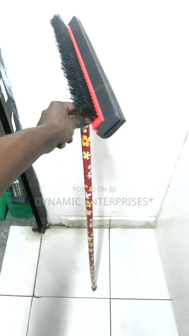 2-in-1 Rubber Broom With an Integrated Squeegee - main view