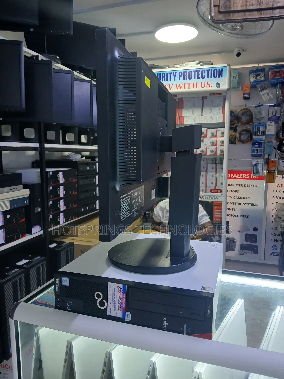 Desktop Computer Fujitsu Esprimo P558 8GB Intel Core i3 SSD 256GB