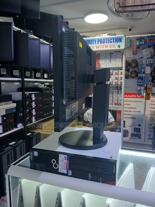 Desktop Computer Fujitsu Esprimo P558 8GB Intel Core i3 SSD 256GB - thumbnail 2