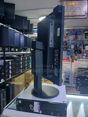 Desktop Computer Fujitsu Esprimo P558 8GB Intel Core i3 SSD 256GB